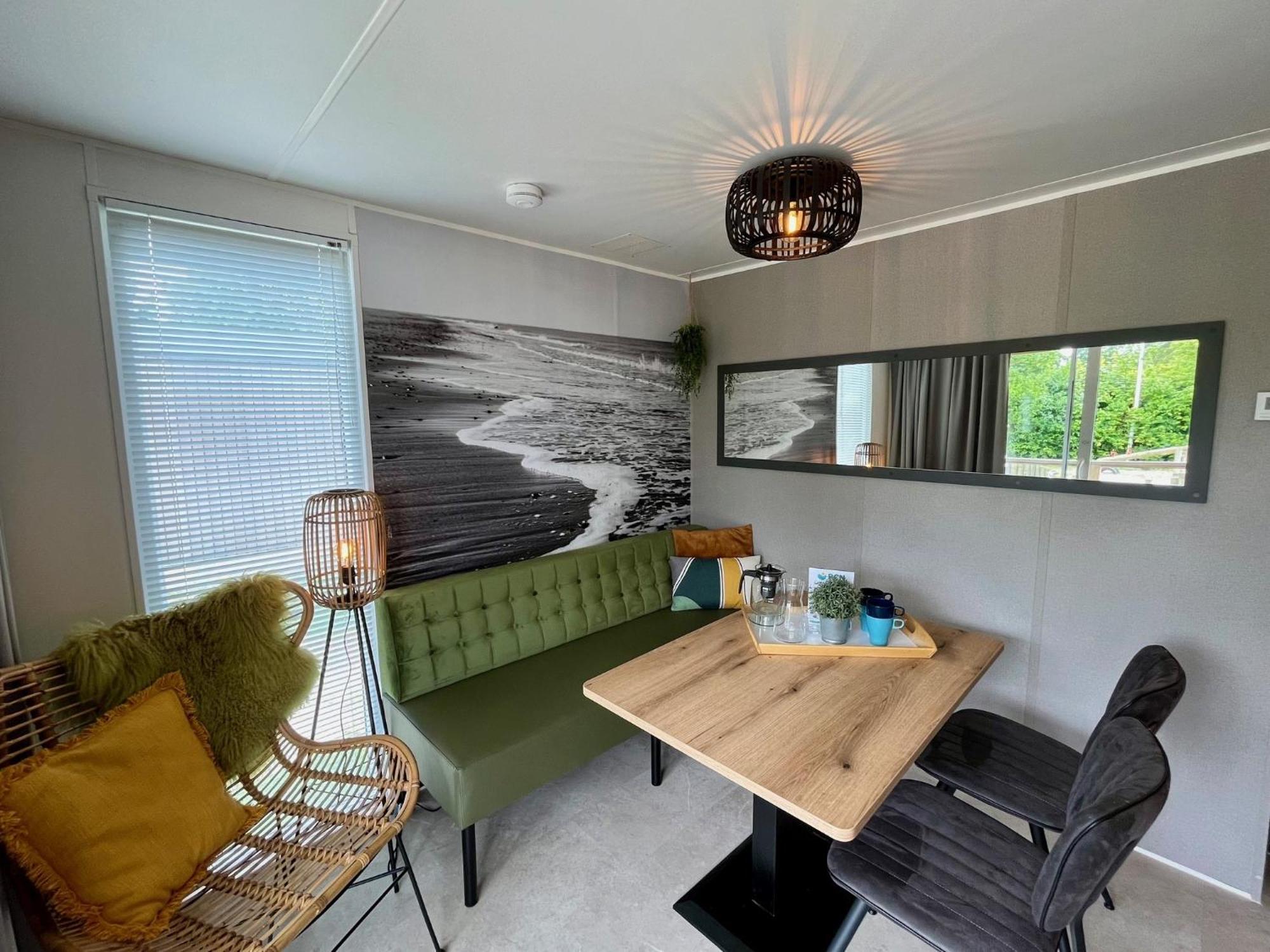 Rcn Vakantiepark Toppershoedje Ouddorp Zimmer foto